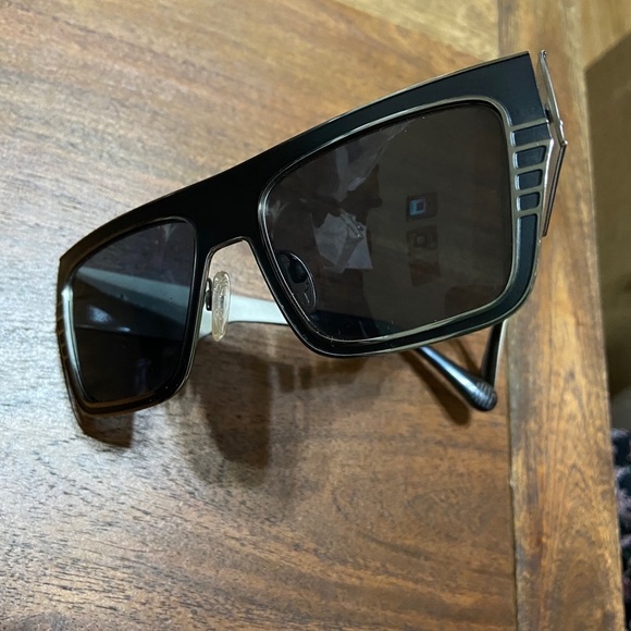 ILL.I By Will. I. Am WA503S04 Square Sungl… - Picture 11 of 16